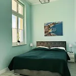 Sara *