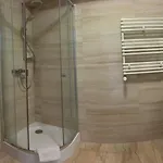 Sara مينززدرويه