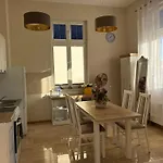 Apartament Sara *